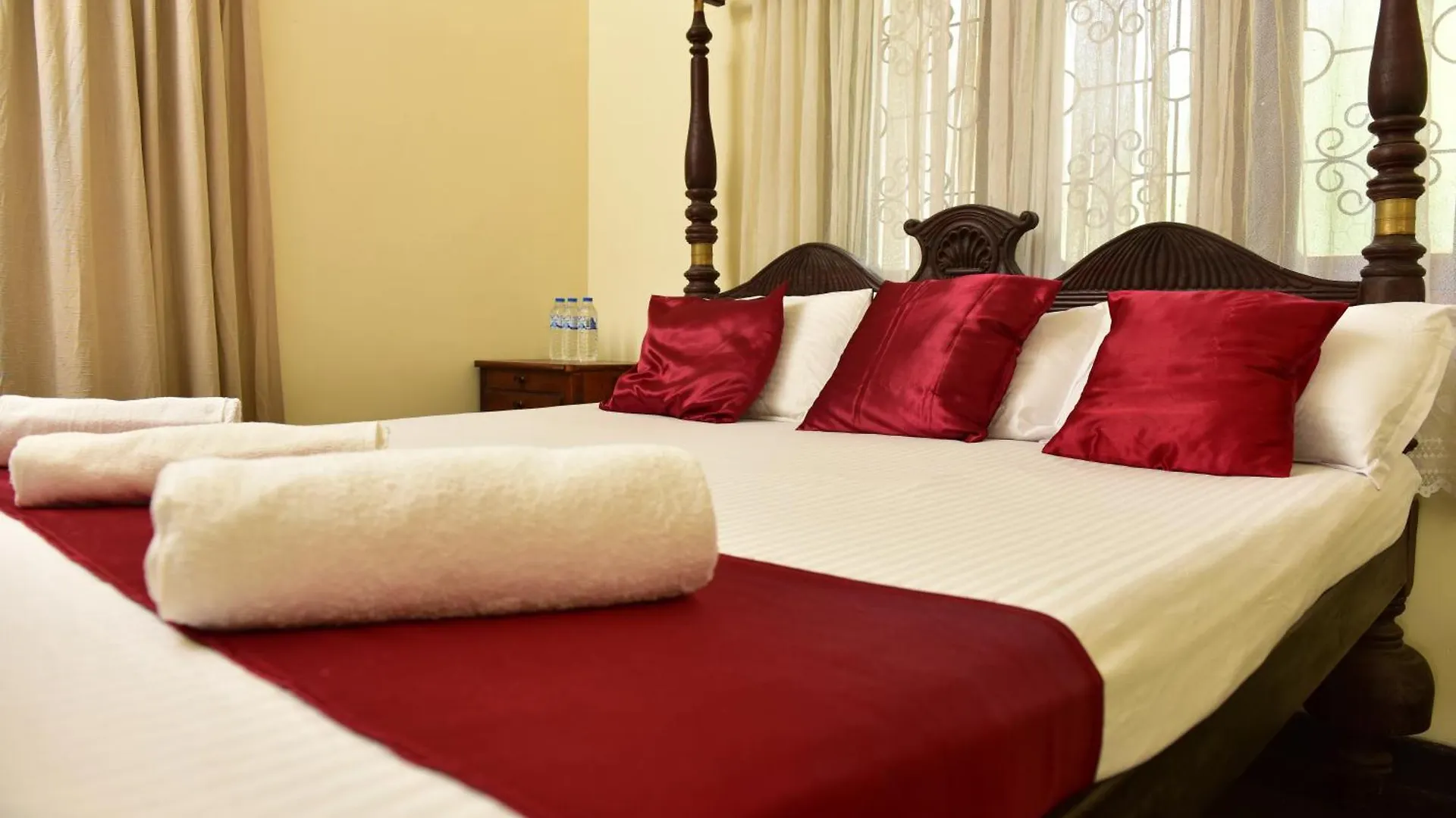 Bird'S Way Villa Канди Отель